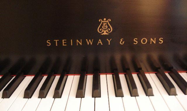 Steinway Model M Grand Piano 1990
